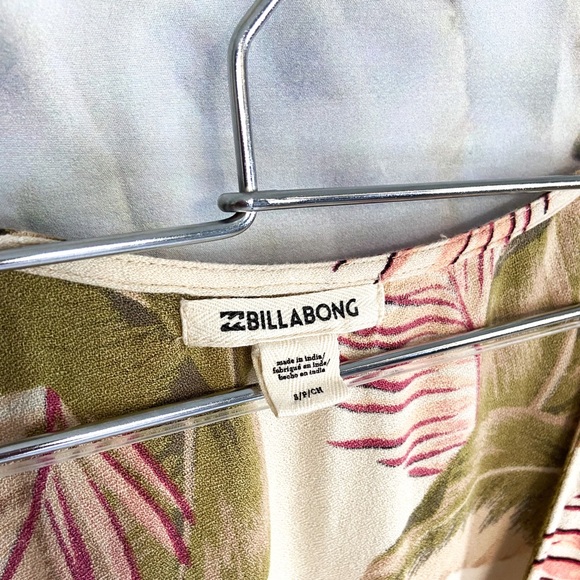 π Billabong Leaves Print Wrap Dress - Picture 5 of 6